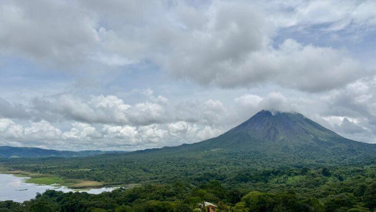 The Ultimate Costa Rica 7 Day Itinerary: Volcanoes, Wildlife, and Pure Bliss 2 costa rica 7 day itinerary